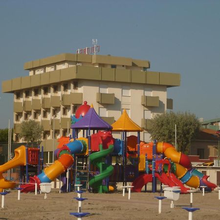 Hotel Colombo Ріміні Екстер'єр фото