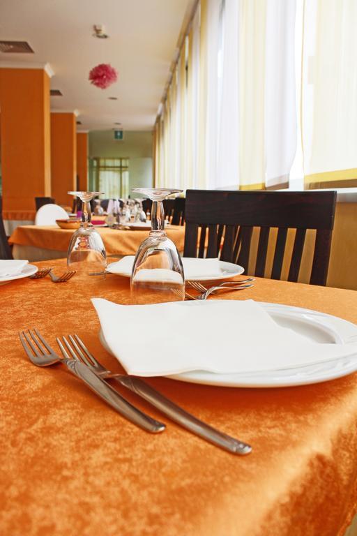 Hotel Colombo Ріміні Екстер'єр фото